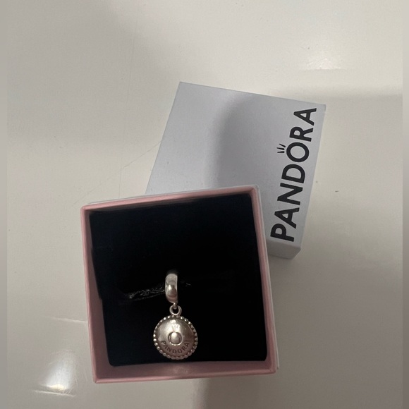 Pandora charm with box - Picture 2 of 2